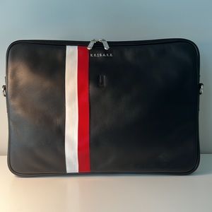 Brand new Laptop case! Fits up to 16.2” laptops. Padded for protection. Leather